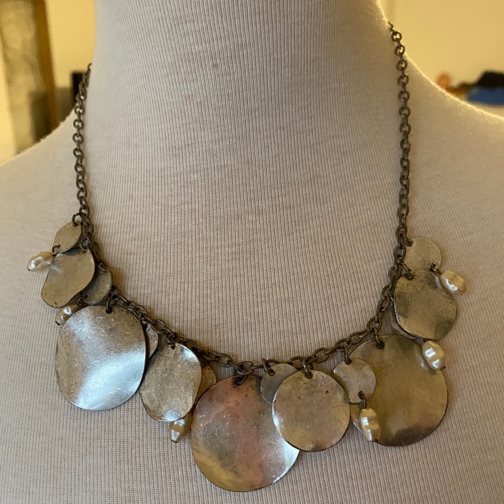 Silver fashion necklace